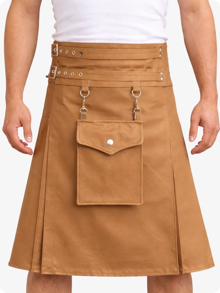 Kilt utilitario de cuero color camello con bolsillo frontal y correas ajustables con hebilla