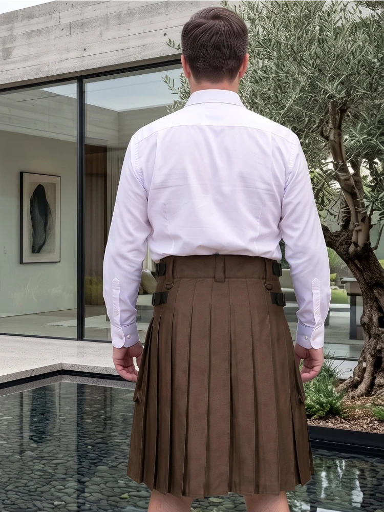 Kilt utility marrón chocolate con correa de cuero