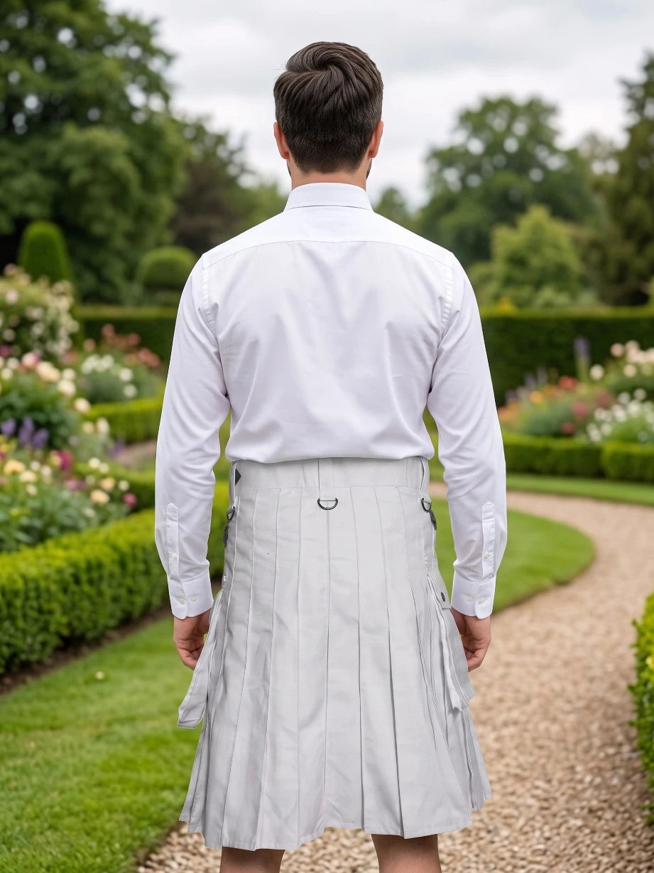 Kilt Utility Blanco con Correas de Cuero Hecho a Medida