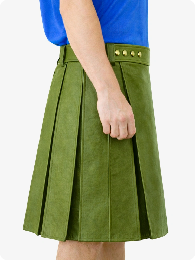 Kilt utilitario de cuero genuino verde oliva con cinturilla tachonada
