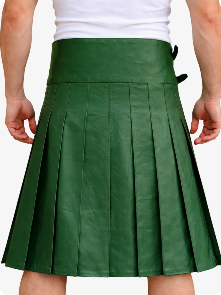 Kilt utilitario de cuero verde estándar con bolsillo frontal y correas ajustables con hebilla
